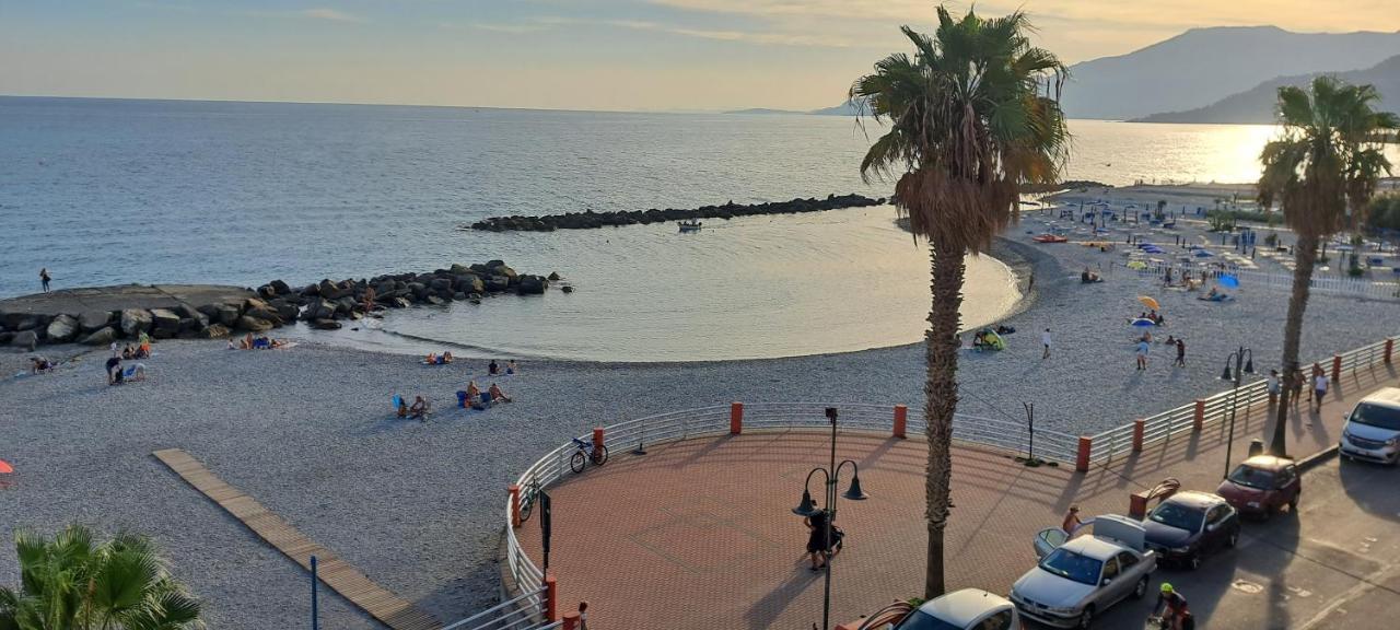 Casa Anna Fronte Mare Ventimiglia