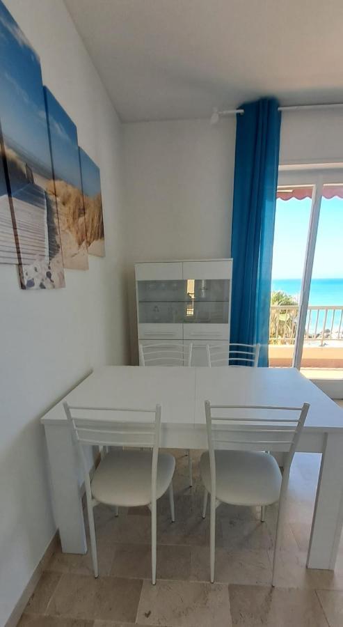 Casa Anna Fronte Mare Apartment *