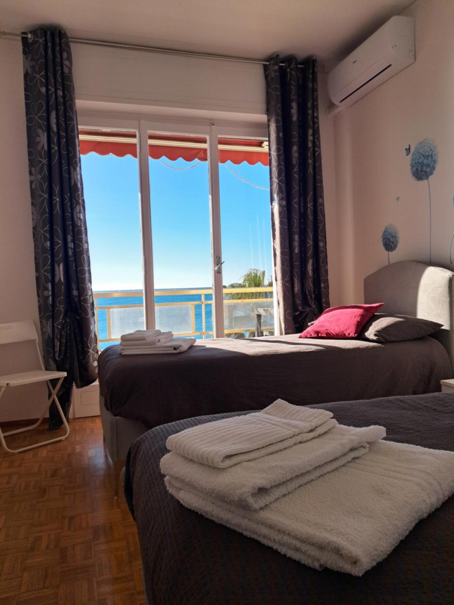 Casa Anna Fronte Mare * Ventimiglia